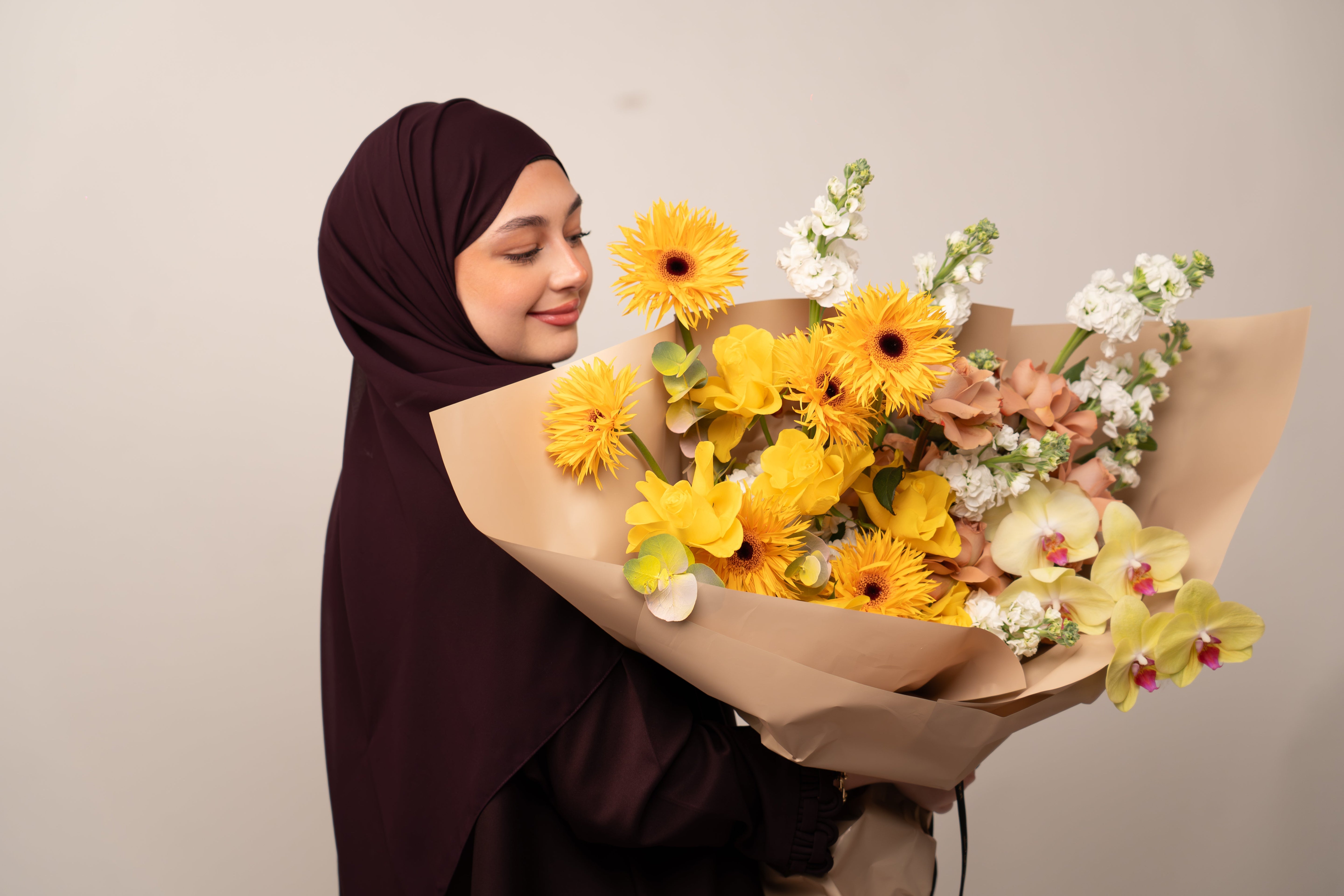 Midnight Flower Bouquet Delivery in Dubai – Is It Available?
