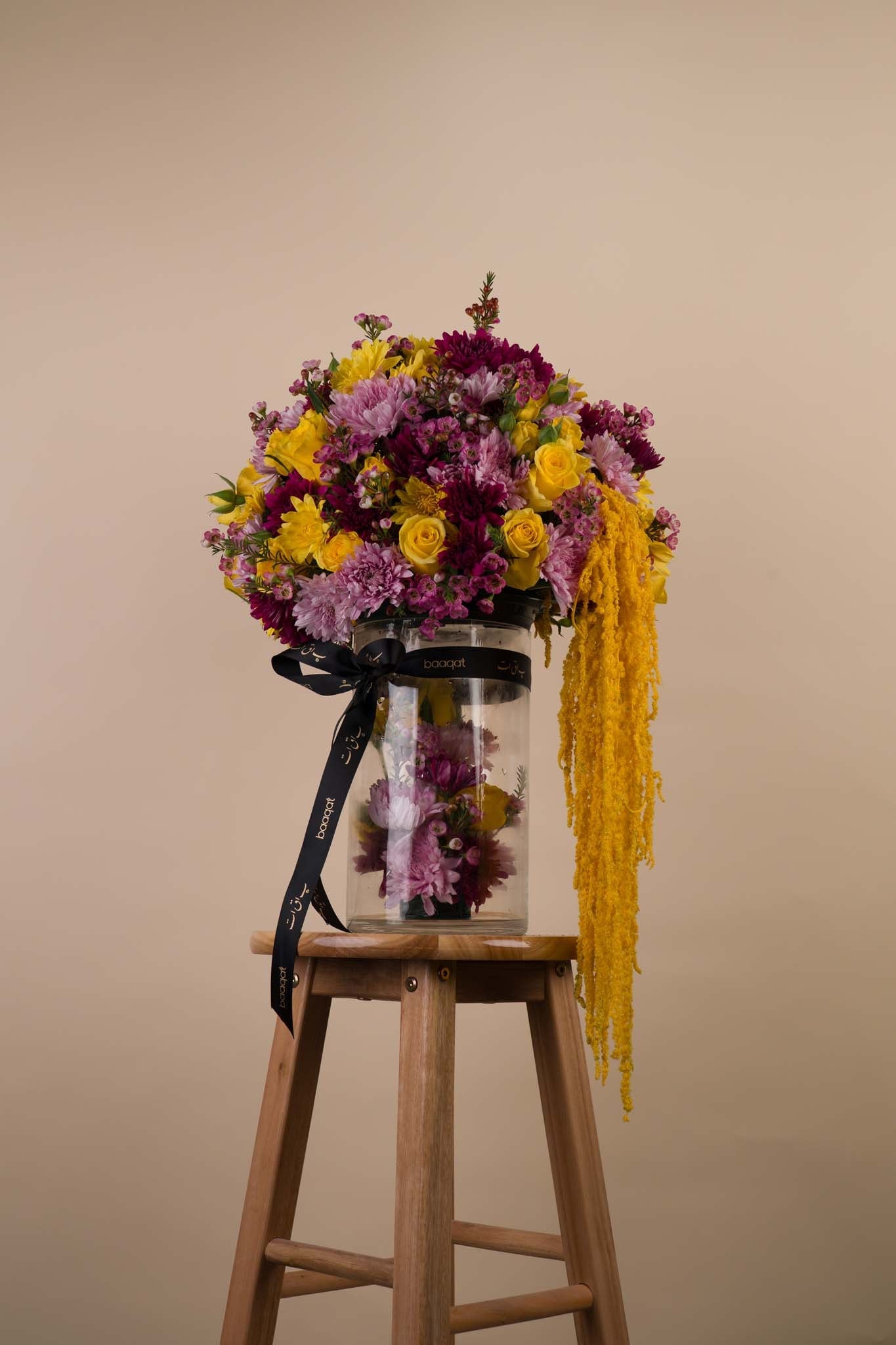 Vase flower arrangements in dubai