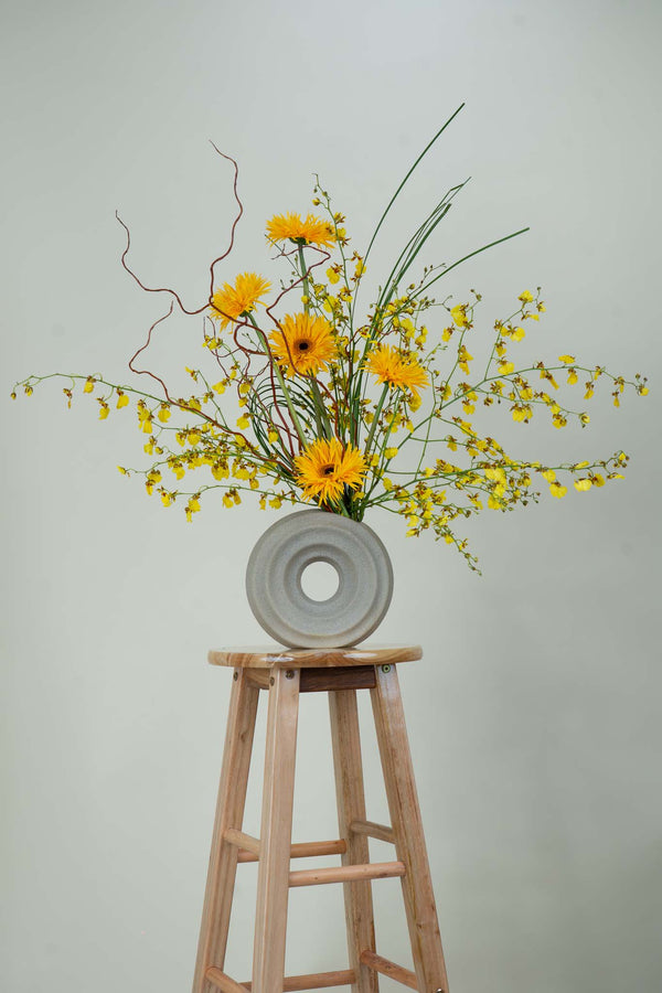 منحوتة الزهور ذات الإشراق الذهبي