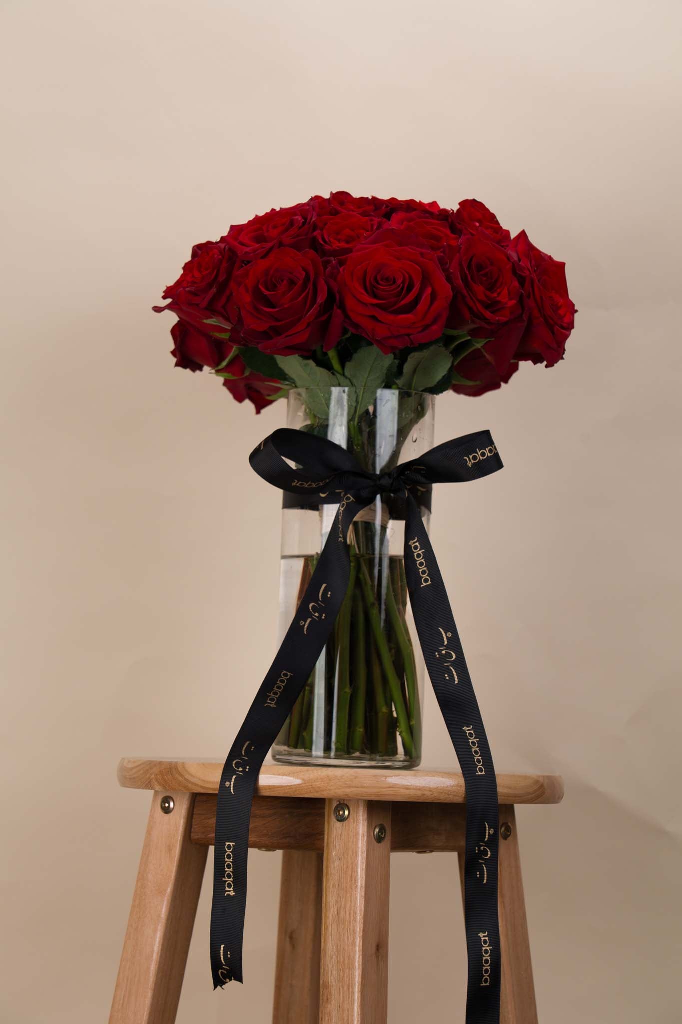 Luxury Red Roses in Glass Vase