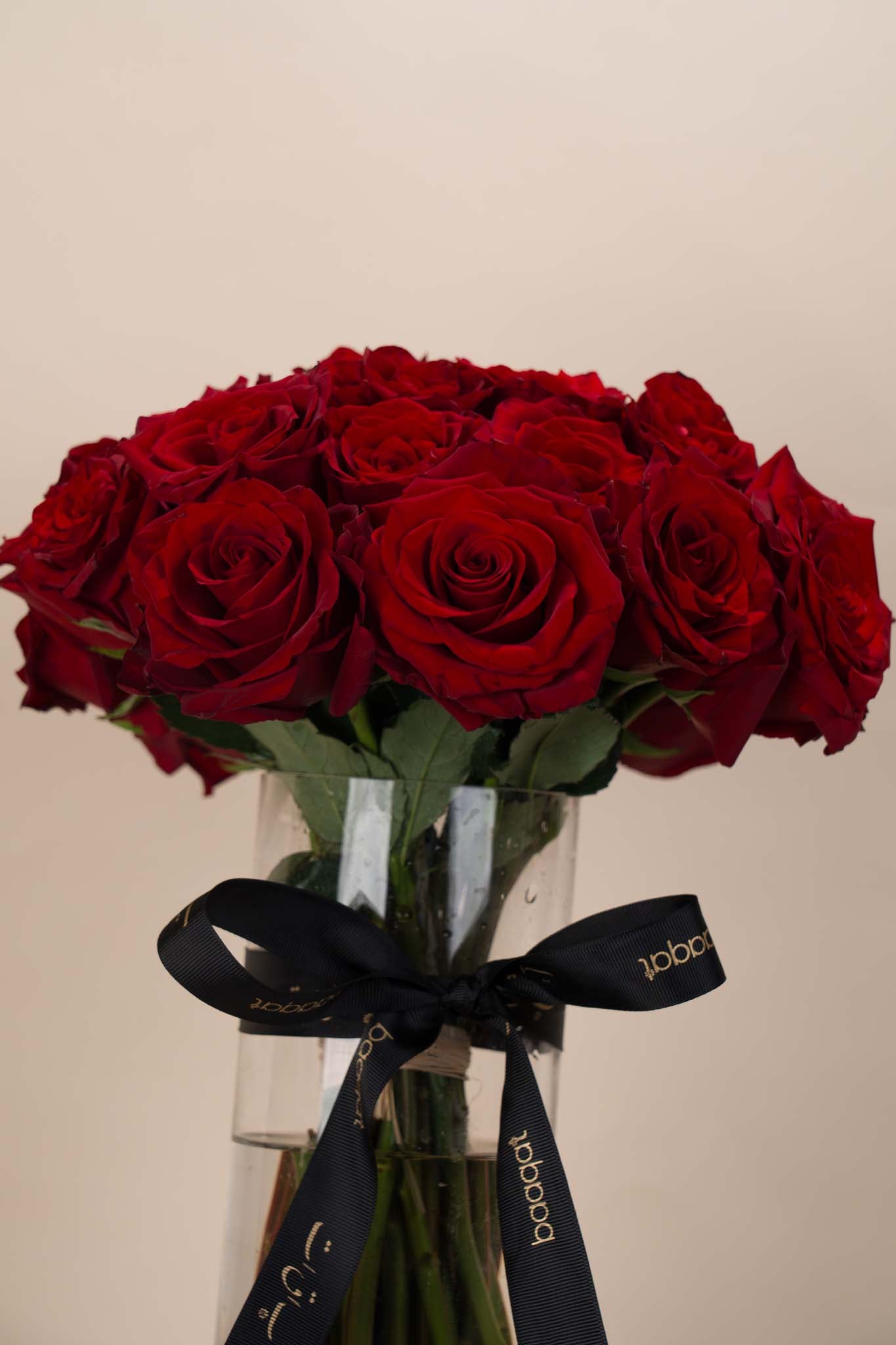 Luxury Red Roses in Glass Vase