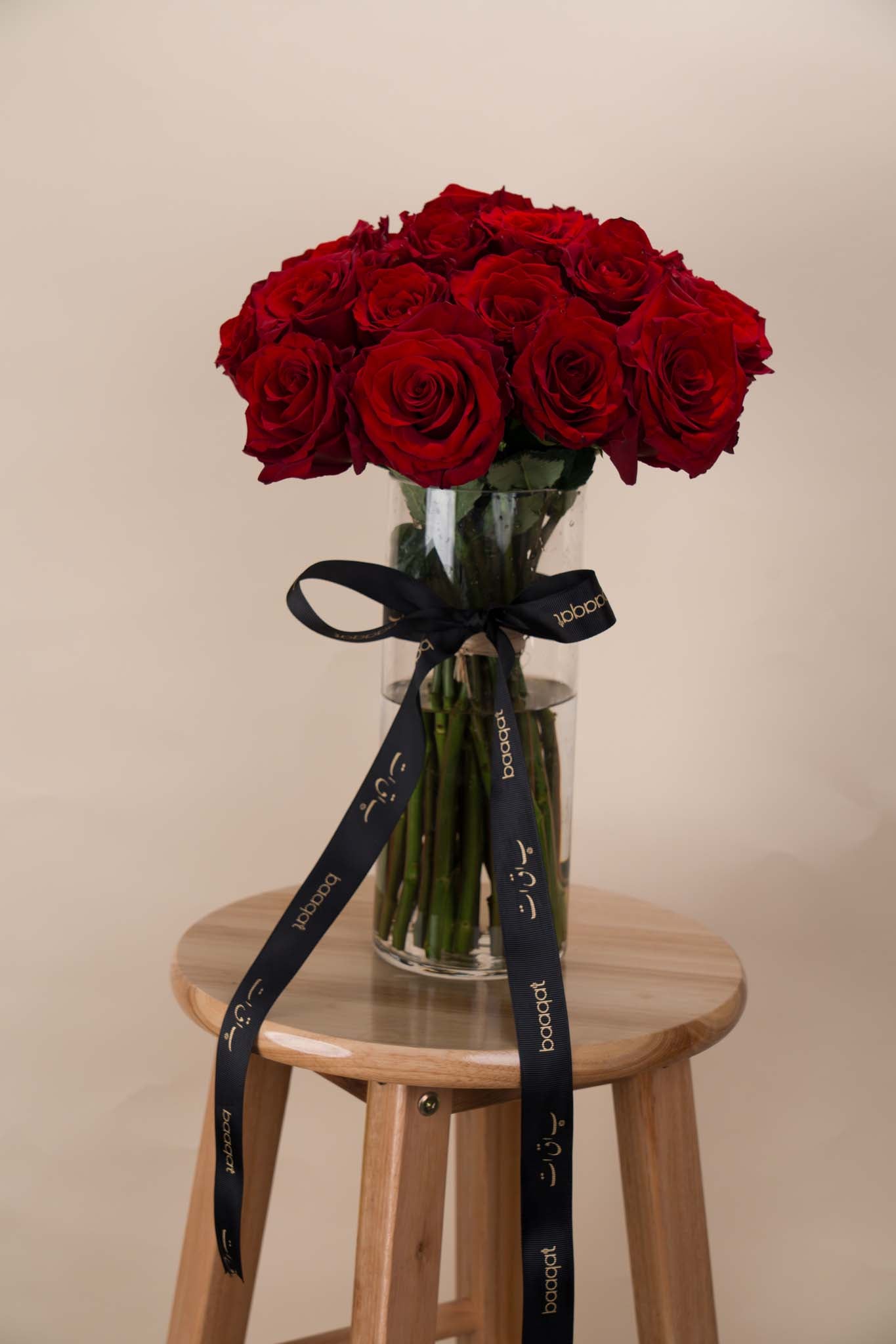 Luxury Red Roses in Glass Vase