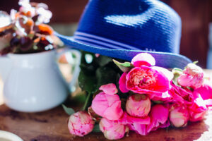Bright flower arrangements for summer Dubai, Summer flowers Dubai, Heat-resistant flowers, Flower care tips Dubai summer, Summer flower bouquet ideas
