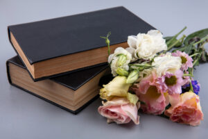graduation flower bouquet Dubai, graduation flowers Dubai, buy graduation bouquet Dubai, graduation flower delivery Dubai, online flower delivery Dubai, fresh flowers Dubai, same day flower delivery Dubai