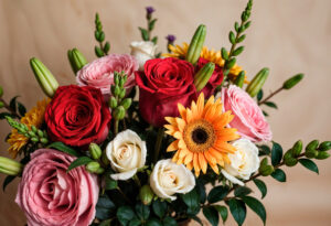 low-maintenance flowers for office, best flowers for office desk, easy-care flowers indoor, long-lasting flowers for work, fresh office flowers delivery