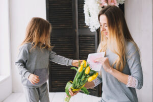 Mother’s Day flower delivery, Mother’s Day flower arrangements in Dubai, same-day Mother’s Day flower delivery