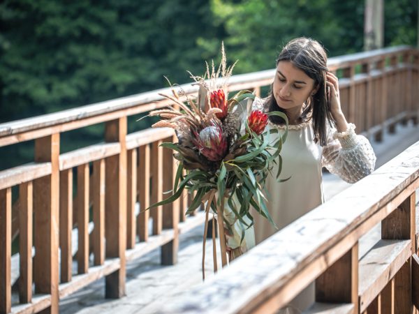 2025 summer flower trends UAE, Flowers in UAE, Buy flowers Dubai, Local flowers UAE, Sustainable flowers UAE, Dried flowers UAE, Exotic flowers Dubai