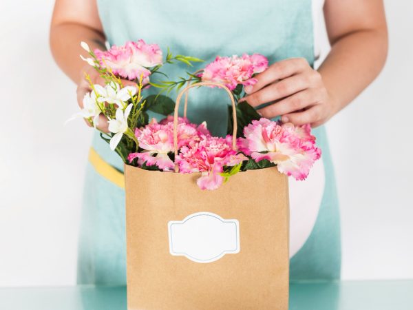 flower gift bag, flower bag arrangement, stylish flower arrangements, modern flower gifts, flower gift delivery, unique flower gifts, bouquet alternatives